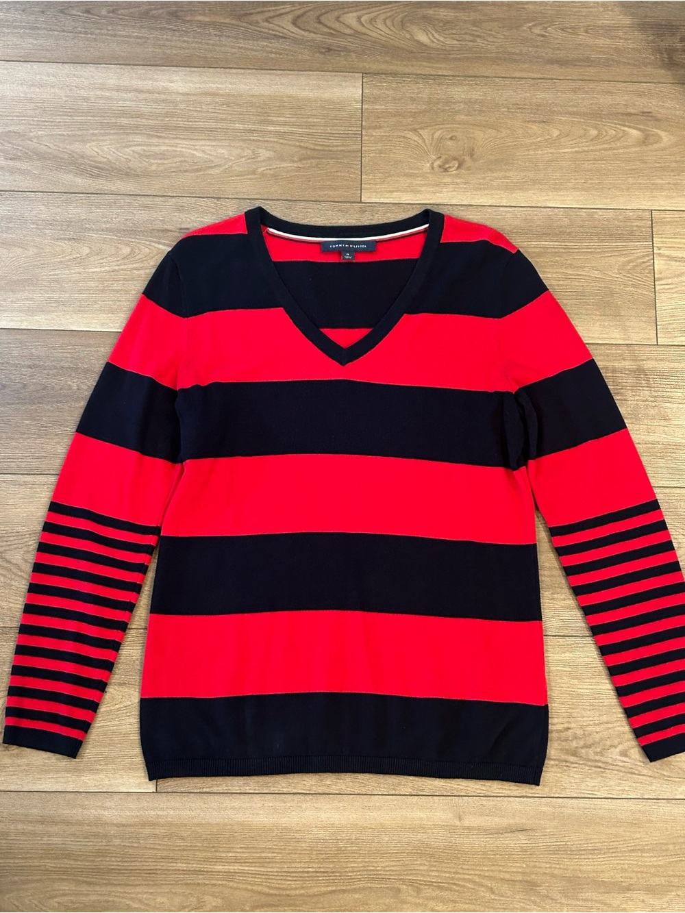 Tommy Hilfiger Y2K Red Navy Striped V-Neck Sweater Women’s M